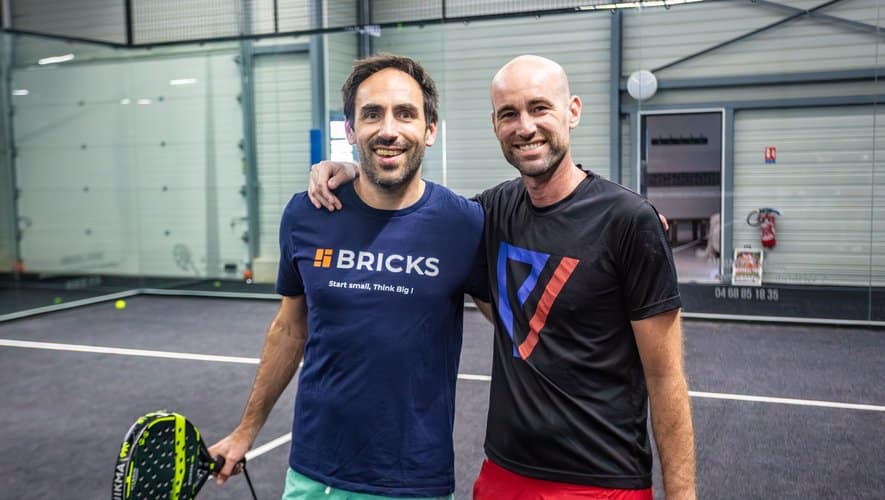 découvrez notre nouveau centre de padel avec une vue imprenable sur les pyrénées. profitez d’infrastructures modernes et d’un cadre exceptionnel pour vos matchs et entraînements.