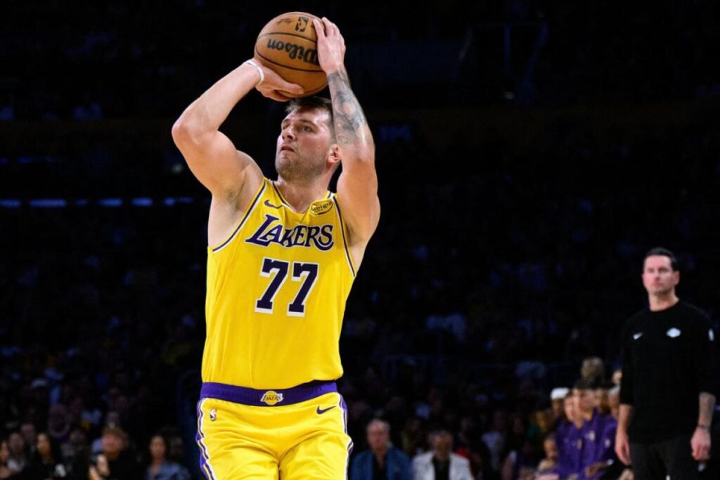 découvrez comment les rockets ont remporté une victoire impressionnante face aux spurs lors de ce match palpitant. résumé, moments forts et analyse de la performance des équipes.