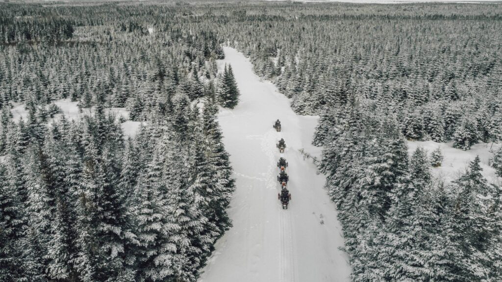 découvrez l'expérience unique du trail breton hivernal, entre paysages enneigés et sentiers authentiques de bretagne, pour une aventure sportive et nature inoubliable.