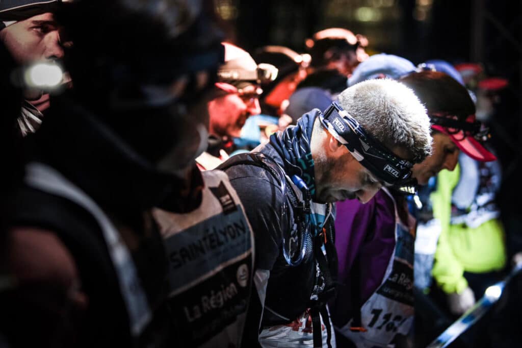 découvrez l'histoire inspirante de deux passionnés de bollène qui se lancent dans l'ultra-trail saintélyon, une aventure sportive et humaine exceptionnelle.