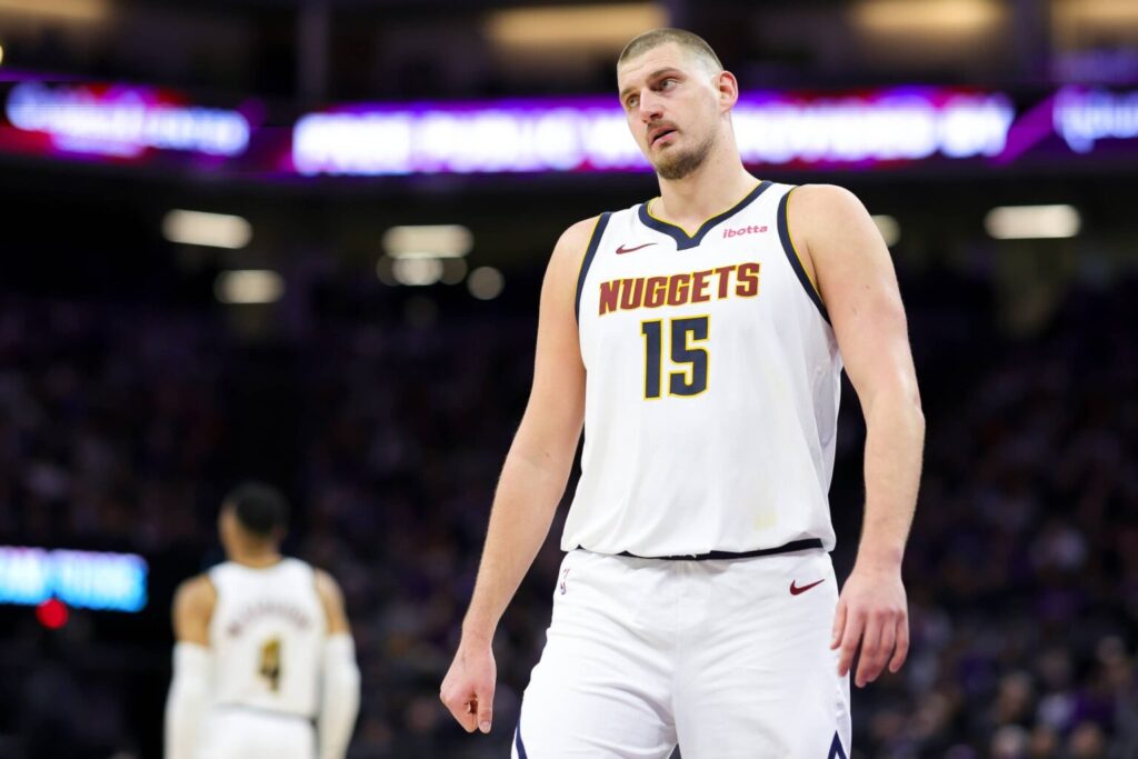 nba : nikola jokic brille de nouveau, black établit un nouveau record, tandis que cleveland s'incline face à houston.