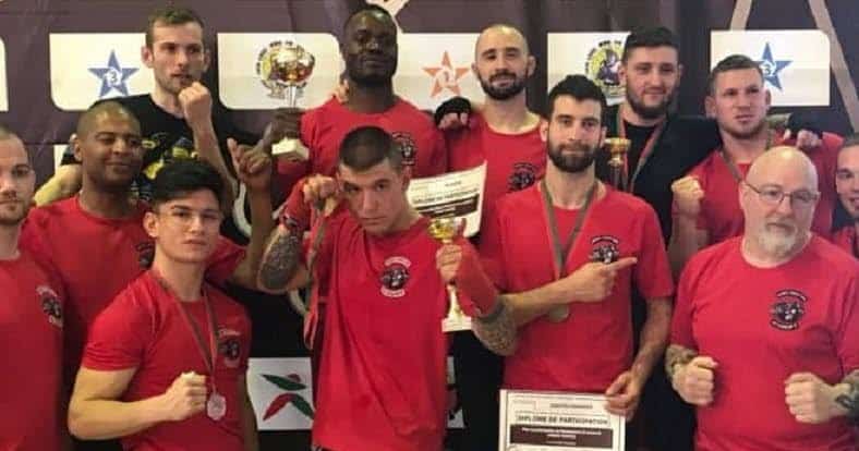 découvrez 20 ans d'innovation avec rosenau et wery fighting academy, pionnière du mma en france. plongez dans l'univers d'un combat d'excellence et de passion.