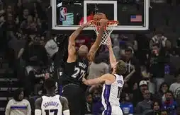 rudy gobert franchit un nouveau cap en dépassant les 10 000 rebonds en carrière, un exploit remarquable dans le monde du basketball.