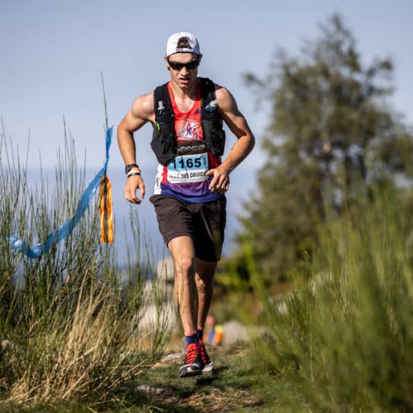 découvrez les motivations et les bienfaits de l'ultra-trail en courant plus de 80 km, un défi extrême pour repousser ses limites physiques et mentales.