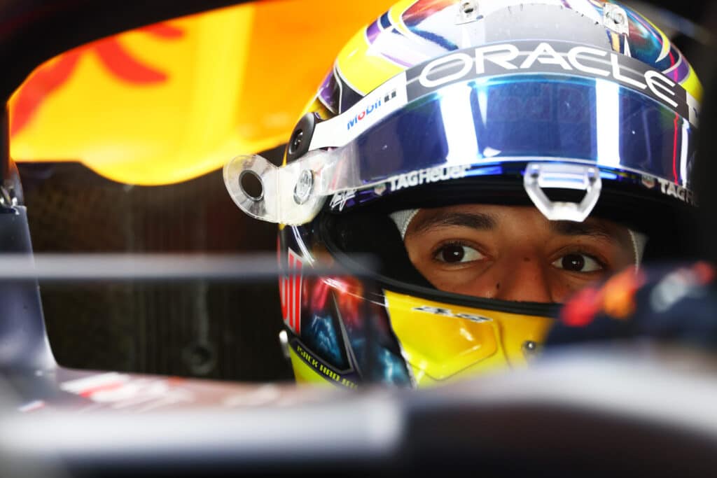 découvrez l'avenir de checo pérez en f1 et ses liens avec laliga après la fin de sky sports mexico, avec les dernières analyses et perspectives.