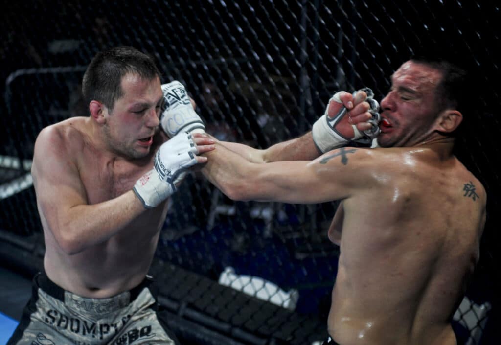 découvrez notre initiation au mma ouverte à tous, idéale pour débutants souhaitant apprendre les bases du mixed martial arts dans un environnement convivial et sécurisé.