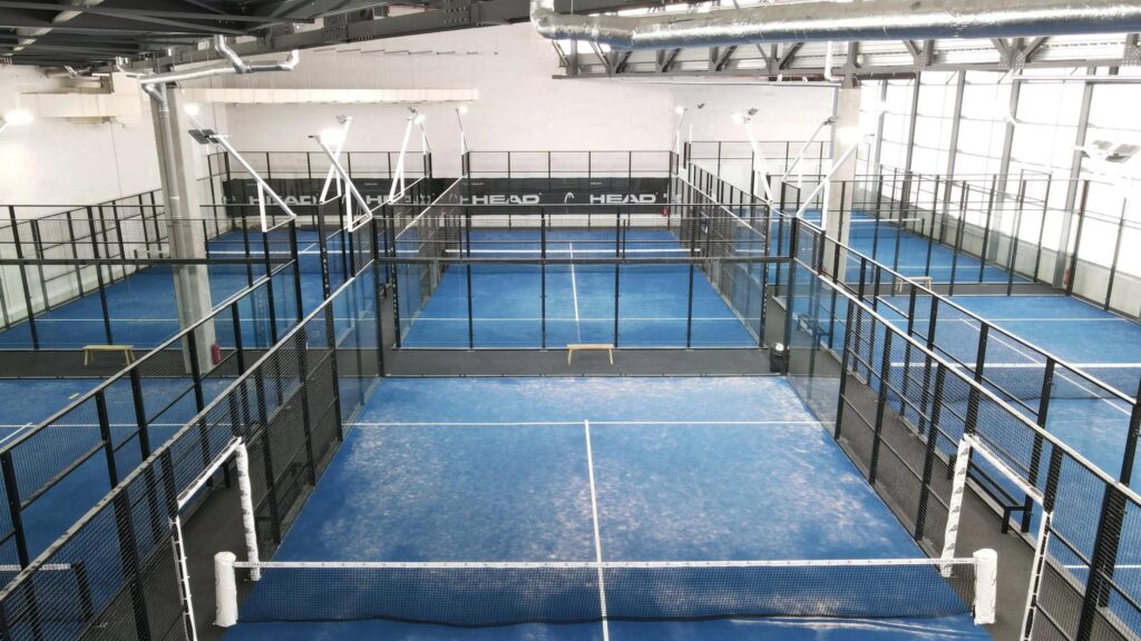 lyon accueille le 2ᵉ tournoi national fft de padel sourd, un événement sportif majeur réunissant les meilleurs joueurs pour promouvoir le padel et l'accessibilité.