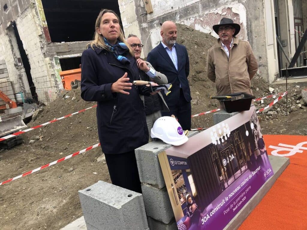 découvrez comment une ville du maine-et-loire se prépare à accueillir un casino et de nouveaux loisirs en 2026, dynamisant ainsi son attractivité et son développement local.