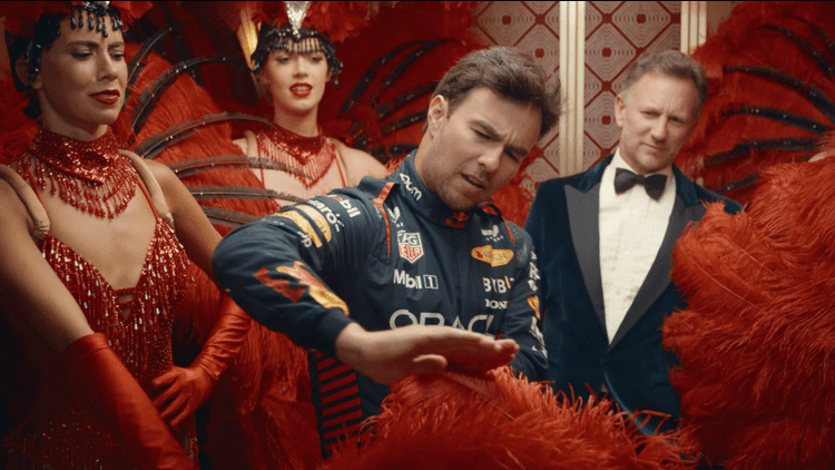 découvrez comment lewis hamilton a conquis le cœur de kim kardashian après 10 ans d'histoire, alliant passion et célébrité dans une romance inattendue.