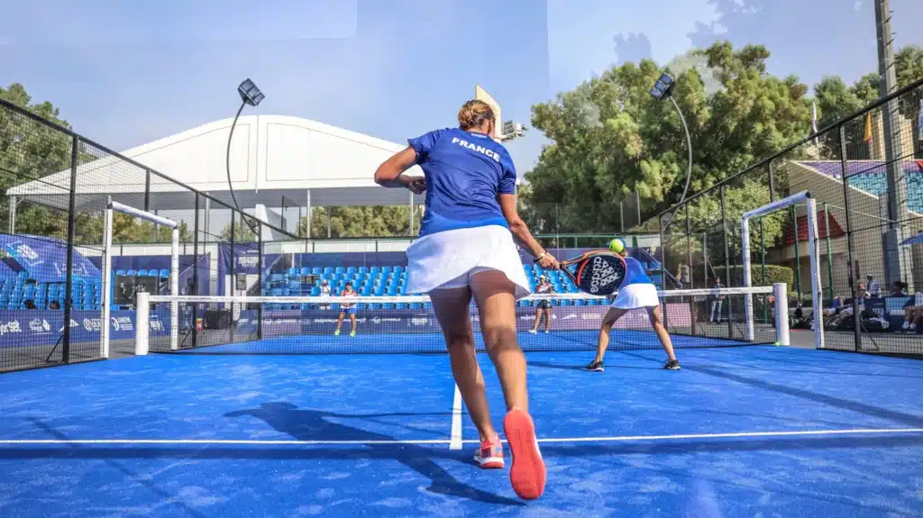 découvrez le p1000 dames à gérardmer, une avancée majeure pour le padel féminin dans les vosges. suivez les compétitions et soutenez les joueuses locales dans ce sport en plein essor.