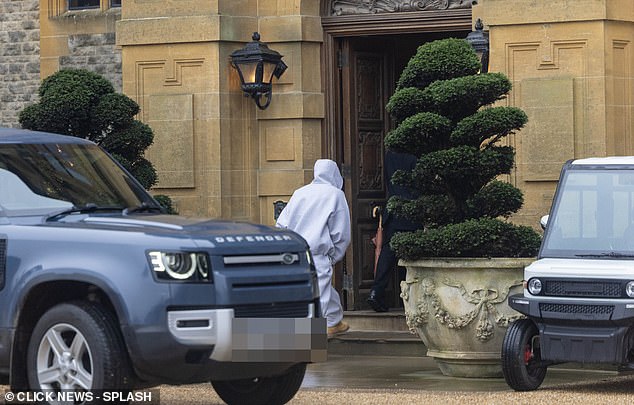 découvrez comment le style captivant de kim kardashian a séduit lewis hamilton lors d'un événement glamour à paris.