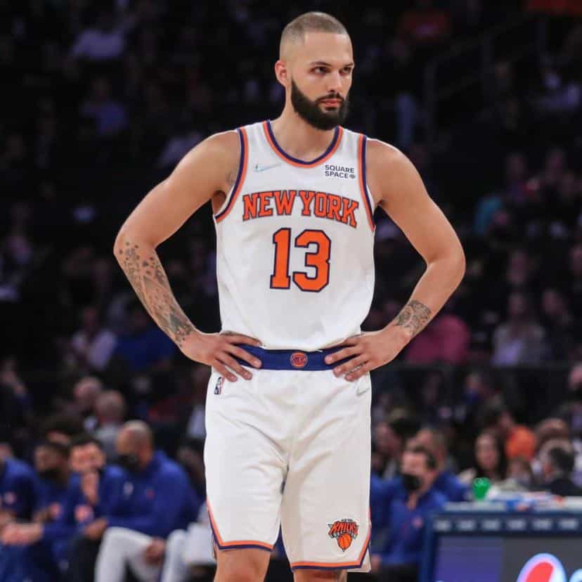 revivez la victoire impressionnante du thunder face aux knicks à new york, avec une performance dominante qui a marqué le match de la nba.