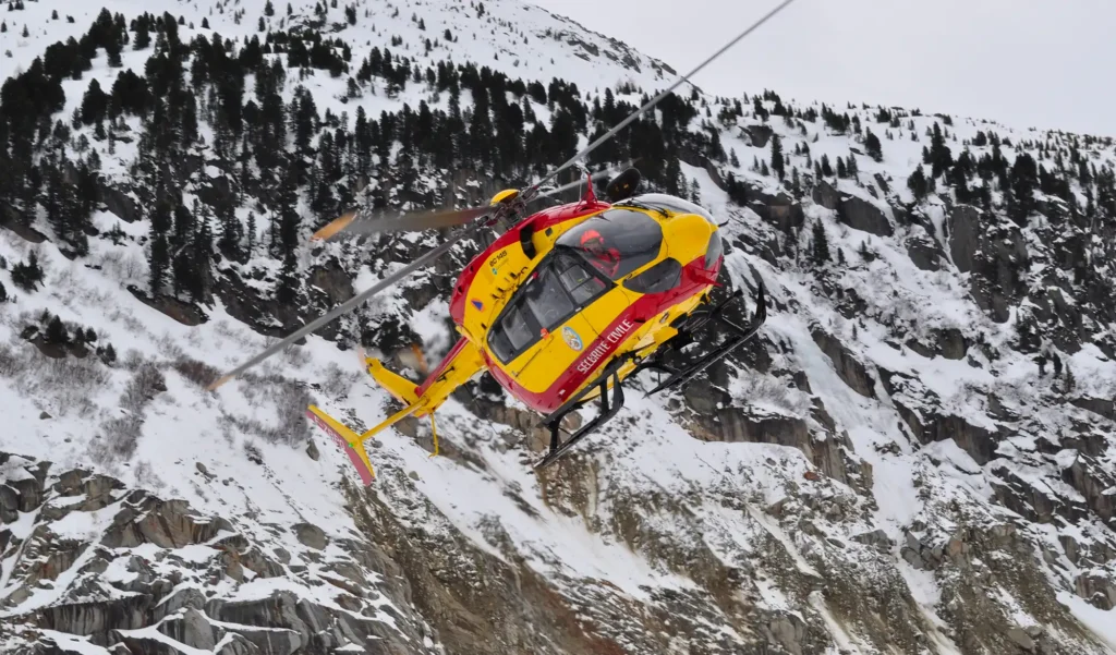 découvrez les enjeux autour de la gratuité du secours en montagne et les risques de sa suppression pour les randonneurs et alpinistes.